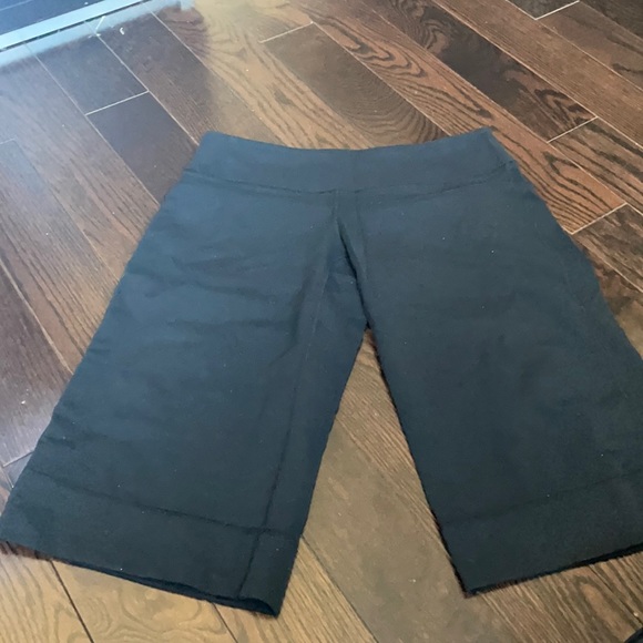 Lululemon Capris - Picture 1 of 2